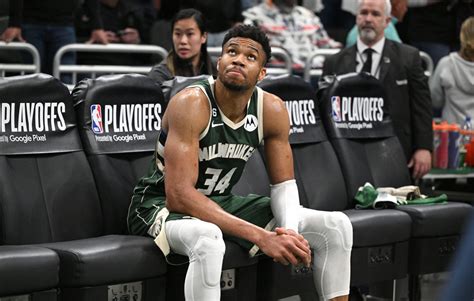 Giannis says he won’t sign extension with Bucks yet, fueling Warriors speculation