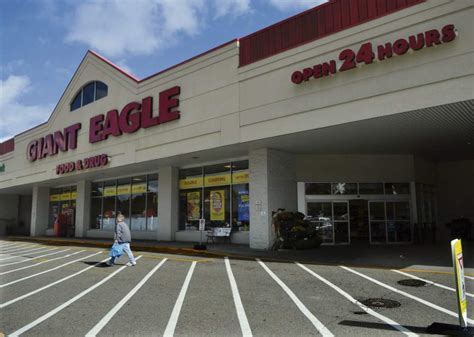 Giant Eagle Pharmacy Belle Vernon, PA ; Giant Eagle Pharmacy; Open