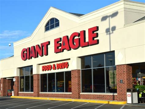 Giant Eagle is located in an ideal place at 1800 Mckees Rocks Road, on the west side of McKees Rocks, in Kennedy Township ( near to Fairhaven Park ). The store is an important addition to the districts of Coraopolis, Carnegie, Rural Ridge, West Mifflin, Pittsburgh, Mc Kees Rocks, Greenock and Coulters. Hours for today (Saturday) are from 7:00 .... 