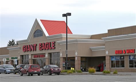 Giant eagle supermarket erie pa. Giant Eagle supermarkets have proudly served our guests for more than 85 years. We pioneered the modern supermarket concept and have kept a keen focus on providing our guests with the food, services, and conveniences they need.Our five founders began our business as a small, local chain and we are still led by the same five families. 