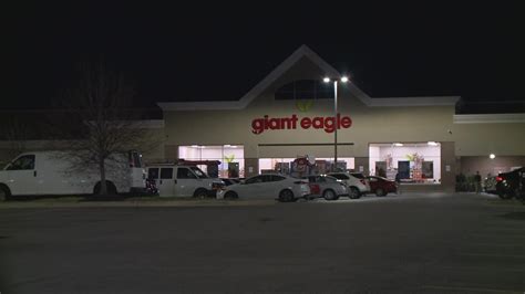 Giant eagle west 117th. CLEVELAND — A 32-year-old man shot early Thursday morning was taken to the hospital after heading into Giant Eagle for help. Police and EMS responded to the 300 block of West 117th Street around ... 