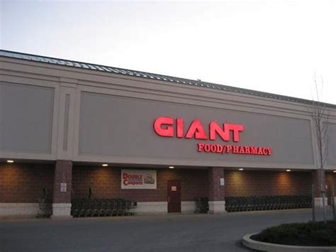 Thank you for choosing your neighborhood Giant store. For over 75 years, we've operated our business with a single goal in mind: delivering unmatched selection, quality and value. Take advantage of great Bonus Buy deals at this store, along with safe, curb-side Pickup and convenient contactless Delivery in this store's area.. 
