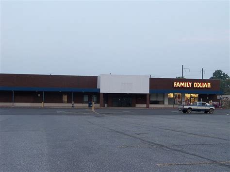 Giant middletown pa. Find out the opening hours, address, phone number and customer rating of Giant Food Stores in Middletown, PA. This supermarket is located at 450 East Main Street, near M&H Railroad Station and other attractions. 