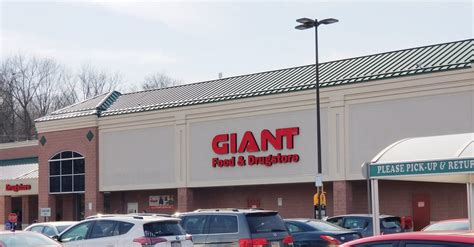 GIANT Food Store. (717) 266-8560. View Page. Shop at your local GIANT at 2415 East Market St in York, PA for the best grocery selection, quality, & savings. Visit our pharmacy & gas station for great deals and rewards.. 