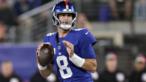 Giants QB Daniel Jones is questionable for Sunday’s game against the Commanders