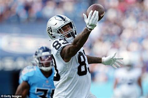 Giants acquire Raiders tight end Darren Waller for third-round pick