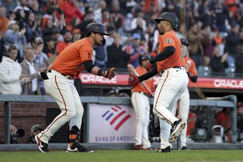 Giants player makes history with 100th 'Splash Hit' home run