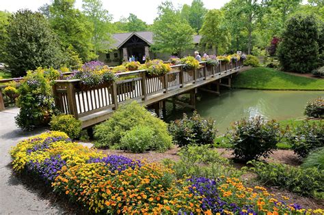 Gibbs gardens. Gibbs Gardens is a 376-acre estate garden with a 300-acre house and 220-acre gardens, designed by Jim Gibbs, a landscape architect and gardener. The gardens feature 24 ponds, … 
