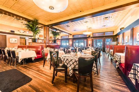 Gibsons steakhouse chicago. HOURS. OPEN DAILY 11am-11pm. Easter 3/31 – 11am-9pm. Mother’s Day – 11am-9pm. Pickup and Delivery Hours: 11am-8:15pm. CONTACT PRIVATE DINING. RESERVATIONS. RESERVATIONS ». Gibsons Bar & Steakhouse in Oak Brook is a classic American steakhouse that offers USDA Prime Steaks. 