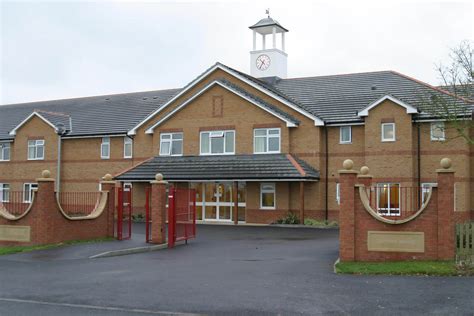 Gifford house. Gifford house is a luxury care home providing accommodation for frail older people along with specialist nursing, palliative and dementia care. The home is able to care for one hundred and two clients in comfortable … 