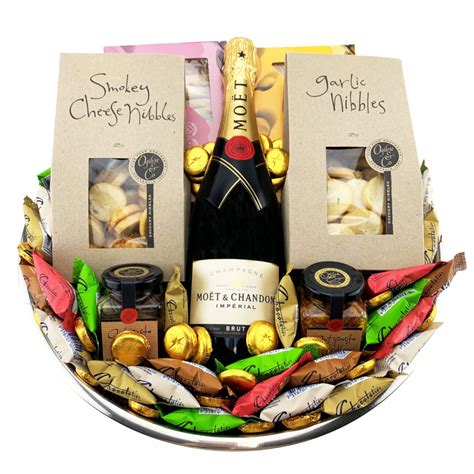 Gift Hampers with Free Delivery to Adelaide - Interhampers