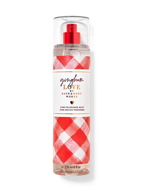 Gingham perfume. Fragrance: Whether you lavishly splash or lightly spritz, you'll fall in love at first mist. ur carefully crafted bottle and sophisticated pump delivers great coverage while the dermatologist-tested, conditioning aloe mist nourishes skin for the lightest, most refreshing way to fragrance! Size: 8 fl oz / 236 mL (each) 