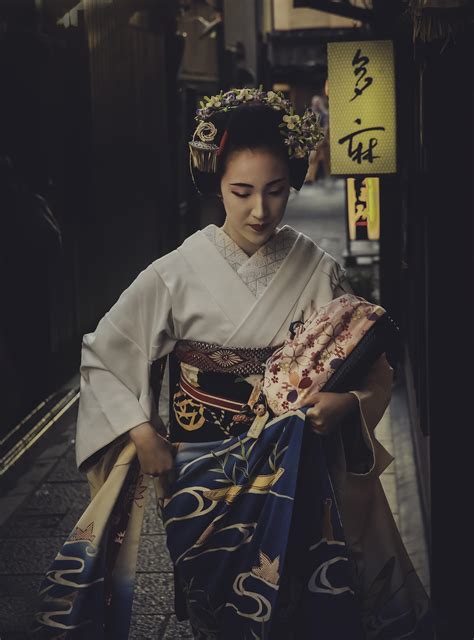 474px x 640px - th?q=Gion geisha photography