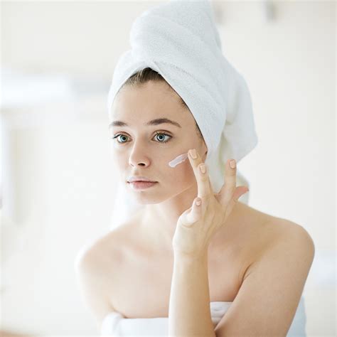 Girl fuzz ass pics.  7,839 Followers, 105 Following, 70 Posts - Peach Fuzz...