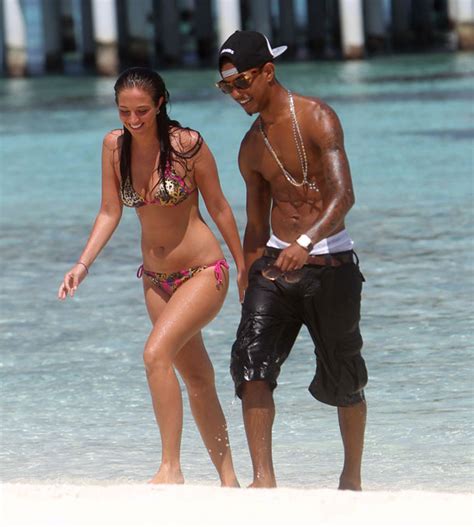 Girl in ndubz naked. .  ...