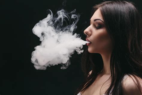 474px x 315px - th?q=Girl smoking.