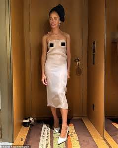 Girls flashing knickers.  Thousands of new images every day Completely Fr...