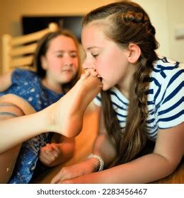 Girls smelling feet video. tv/extraemilyhttps://www.  If your child has excessively smel...