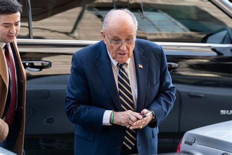 Giuliani arrives at court in defamation case