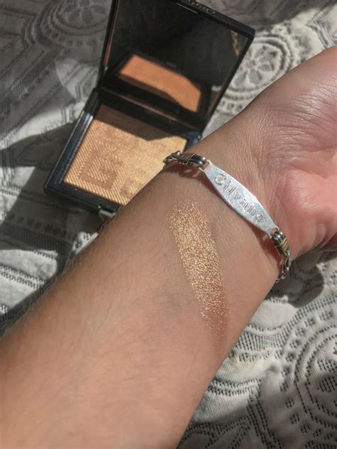 Givenchy Shimmer Powder Highlighter - nl.pinterest.com