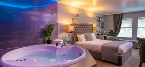 Glasgow Hotels With Jacuzzi in Room - Jacuzzi hotels collection