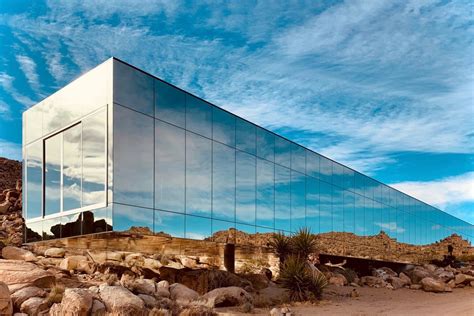 Glass house joshua tree. Mar 22, 2024 · This award-winning glass house sits on eight secluded acres of forest near Tahoe National Forest. ... A stone's throw from the Joshua Tree National Park entrance and downtown Joshua Tree, and a ... 