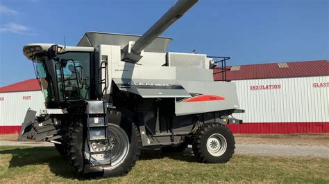 Gleaner A65 Combine Specs & Dimensions :: RitchieSpecs