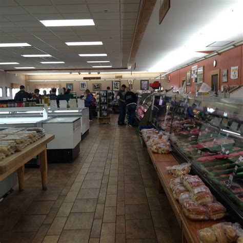 Glenn's Market & Catering, Watertown, Wisconsin. 6,849 l