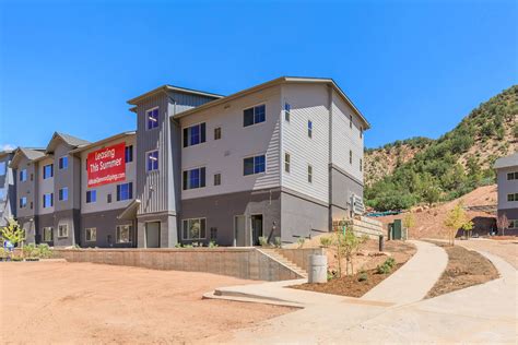 Glenwood springs apartments. See Apartment C for rent at 2510 Blake Ave in Glenwood Springs, CO from $1800 plus find other available Glenwood Springs apartments. Apartments.com has 3D tours, HD videos, reviews and more researched data than all other rental sites. 