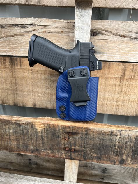 Glock 43x car holster. A super lightweight ambidextrous holster that's popular for off-duty or plain clothes use. It conceals GLOCK pistols beneath a coat or jacket. A special trigger guard retention device secures the pistol in the holster. The holster will accommodate belt widths from 1.25" to 2.48". **Note: Does not fit the GLOCK G43, G43X & G48 pistols** The … 