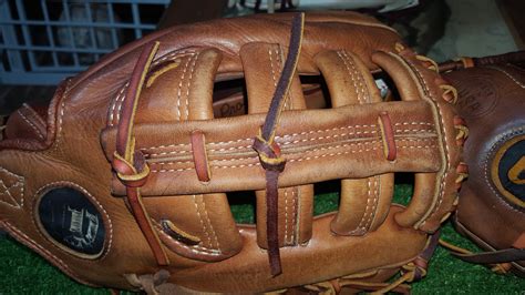 GloveRelace.com. Baseball Glove Relacing Service, Repair, …