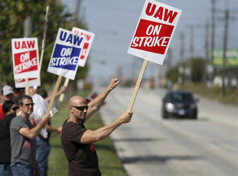 There are now more than 40,000 UAW members on strike as it enters its sixth week, with 14,600 on now on strike at Stellantis, joining the 16,600 on strike at Ford and 9,200 on strike at GM. The ...
