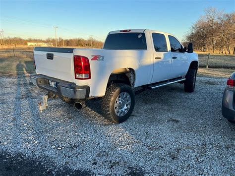 craigslist For Sale "gmc 2500" in Cleveland, OH. see also. Draw-Tite 75906 hitch for 2015-19 Chevy Silverado GMC Sierra 2500 3500. $125. Olmsted Falls BENCH SEAT W/ FOLDING CENTER FULL SIZE CHEVY / GMC TRUCK 1999 - 2006. $300. Kirtland TAILGATE CHROME REAR BUMPER1999- 2006 CHEVY / GMC FULL SIZE PICKUP .... 