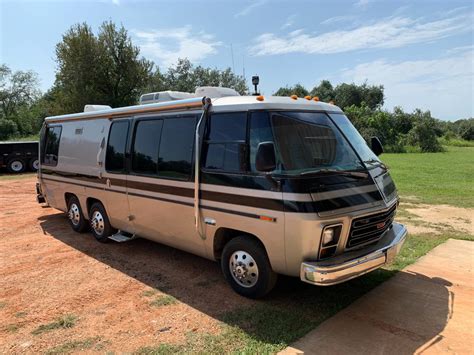 Updated and much improved 1976 GMC Motorhome Trans