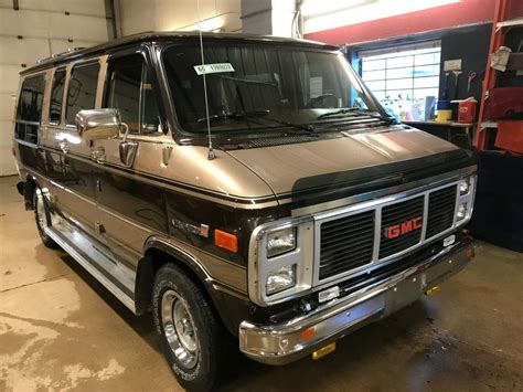 Gmc vandura van. All model years for the GMC Vandura. Research the 1994 GMC Vandura at Cars.com and find specs, pricing, MPG, safety data, photos, videos, reviews and local inventory. 