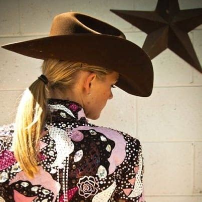 GoHorseShow - Meet Show Clothes Fashionista Lindsey James