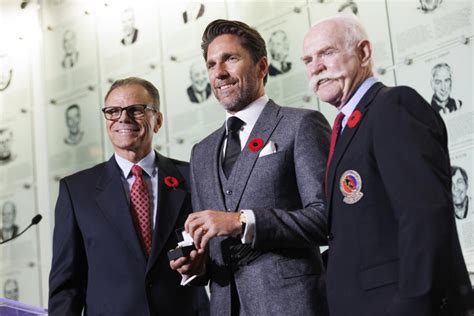 Goalies Lundqvist, Vernon and Barrasso headline latest class inducted into Hall of Fame