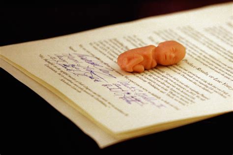 Gobernador de Carolina del Sur promulga ley de aborto que prohíbe el procedimiento a las seis semanas de gestación