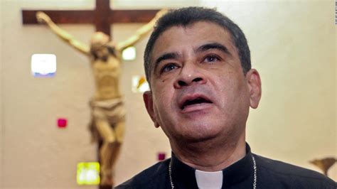 Gobierno de Nicaragua difunde imágenes del obispo Rolando Álvarez, arrestado desde 2022