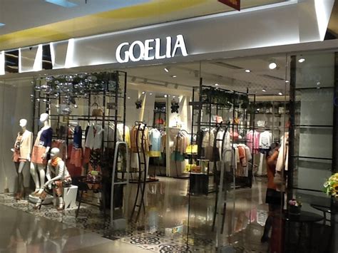 Goelia clothing. A female clothing brand offering superior quality with the best pricing. Ever since 1995, Goelia has been motivated by the curiosity to incorporate elegance, gentleness, and romantic auras into daily fashion for women who love to travel and enjoy life. 