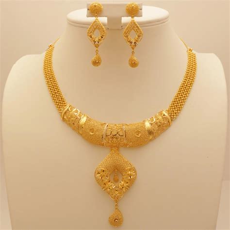 Gold Jewellery - Buy Gold Jewellery online at Best Prices in India ...