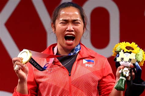 Gold at last! Hidilyn writes PH sports history as Olympic champ