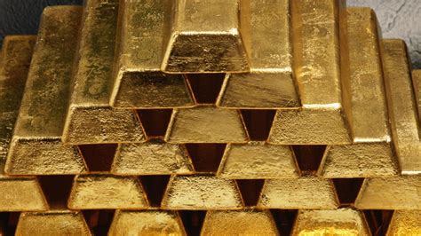 Jan 31, 2023 · The weight of a standard bar of gold can vary depe