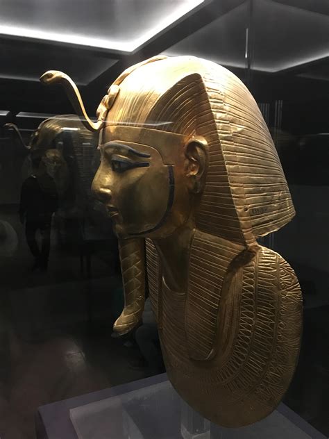 Gold funerary mask of psusennes i biography