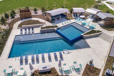 Gold medal pools. Final Cost. Now that you know what can affect the price of your pool, it’s time to talk about how much you can expect to pay for the pool of your dreams. Depending on the kind of pool you decide to build you could only wind up paying approximately, $75,000-$150,000. Luxury and specialty pools can run upwards of $250,000. 