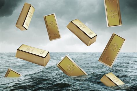 Gold price plummets to almost 6-year low - CNNMoney