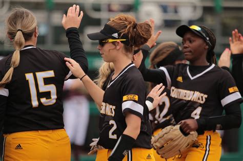 Golden Eagle Softball Falls Twice in Texas State Doubleheader