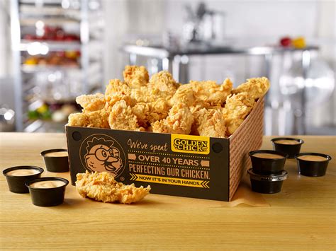 Golden chik. Golden Chick is a fast food restaurant chain that specializes in fried chicken and tenders. Browse their menu and prices for individual combos, family meals, sides, drinks and more. 