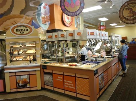 Golden Corral Buffet & Grill: Lots fo