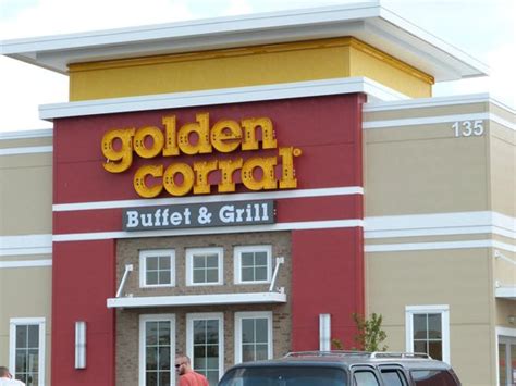 Golden Corral breakfast hours are typically between 7:30 am and 11:00 AM. The brand’s legendary endless breakfast buffet also features other items like made-to-order omelet, fluffy pancakes, ham and …. 